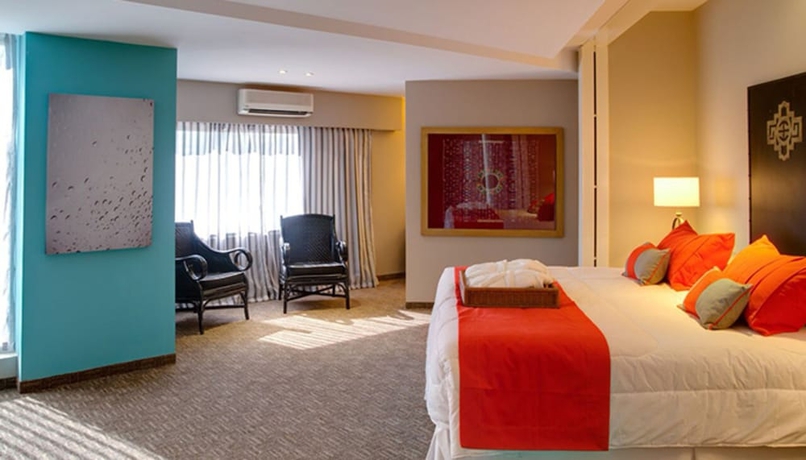 Imagen de la habitación del Hotel Spa Hotel La Réserve. Foto 7