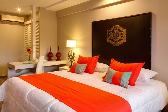 Imagen de la habitación del Hotel Spa Hotel La Réserve. Foto 9