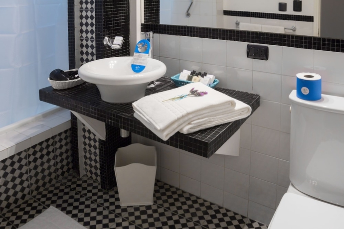 Imagen de la habitación del Hotel Spa Hotel La Réserve. Foto 12