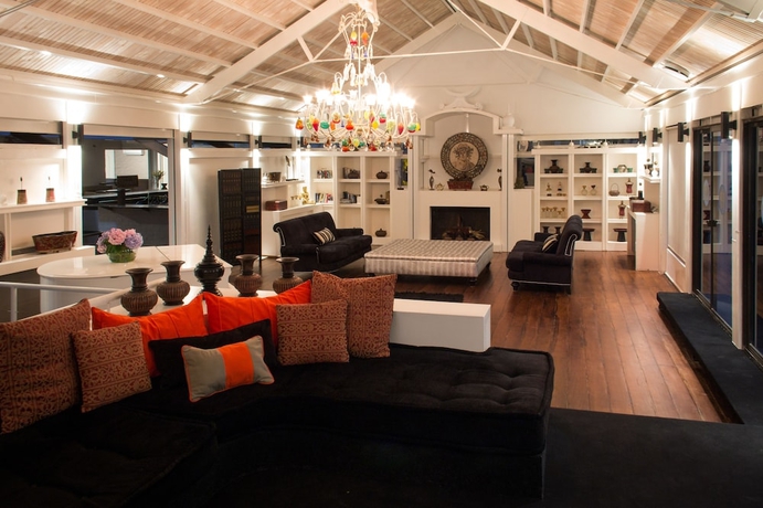 Imagen del bar/restaurante del Hotel Spa Hotel La Réserve. Foto 2