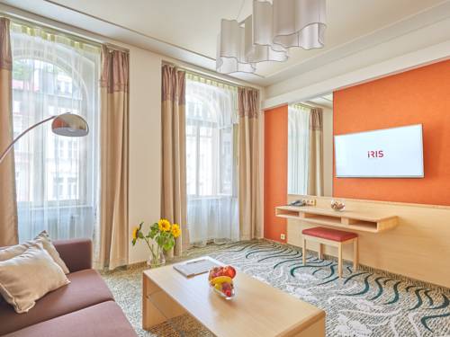 Imagen de la habitación del Hotel Spa Iris. Foto 4