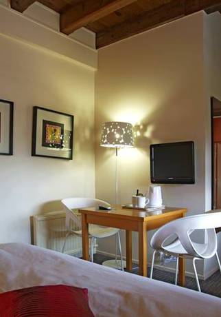 Imagen de la habitación del Hotel Spa Le Moulin De La Wantzenau. Foto 3
