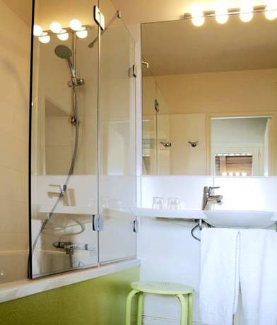 Imagen de la habitación del Hotel Spa Le Moulin De La Wantzenau. Foto 7