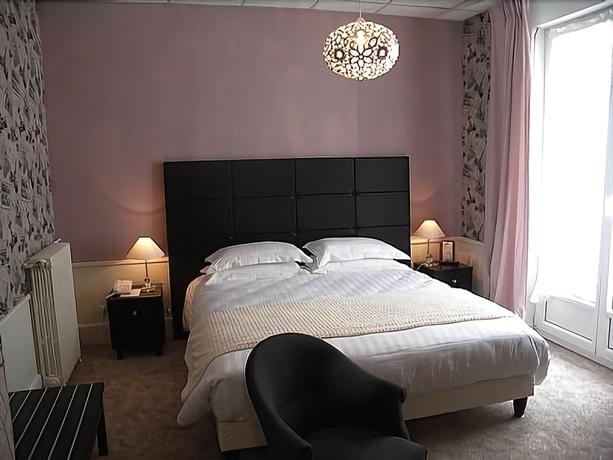 Imagen de la habitación del Hotel Spa Le Roc Au Chien. Foto 9