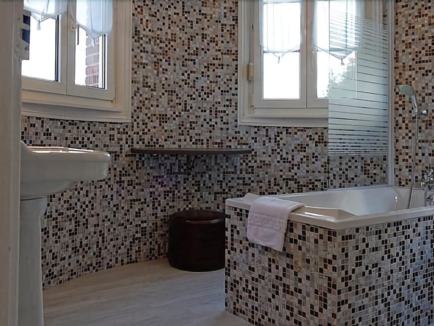 Imagen de la habitación del Hotel Spa Le Roc Au Chien. Foto 17