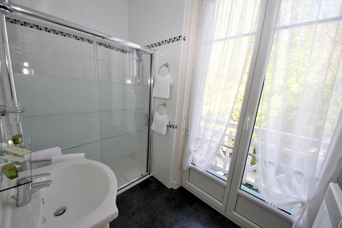 Imagen de la habitación del Hotel Spa Le Roc Au Chien. Foto 19