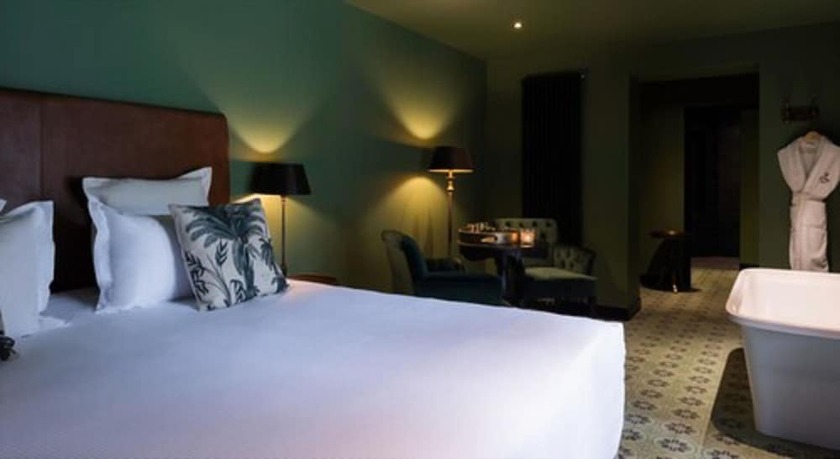 Imagen de la habitación del Hotel Spa Les Pins De C&eacute;sar. Foto 20