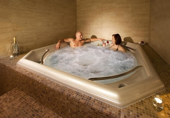 Imagen de la piscina del Hotel Spa Millenium Karlovy Vary. Foto 15