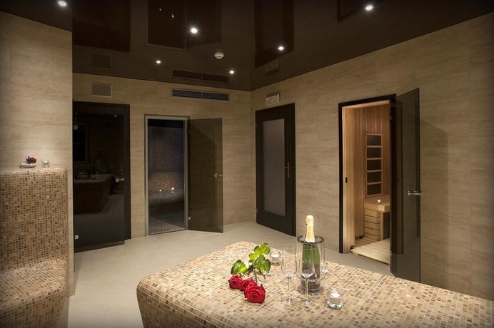 Imagen de la piscina del Hotel Spa Millenium Karlovy Vary. Foto 17