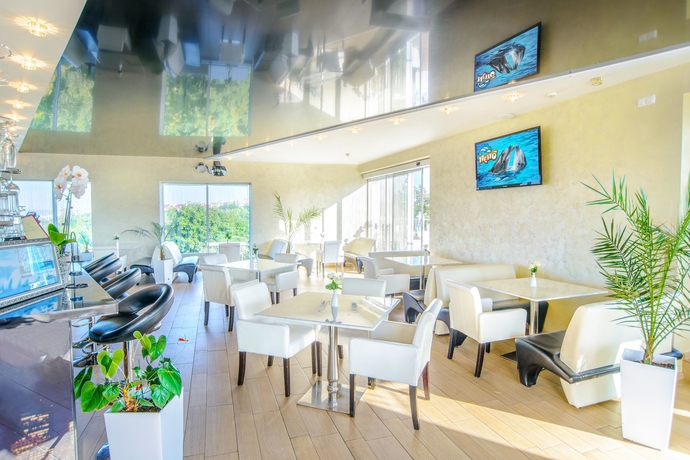 Imagen del bar/restaurante del Hotel Spa Nemo With Dolphins. Foto 4