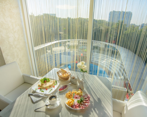 Imagen del bar/restaurante del Hotel Spa Nemo With Dolphins. Foto 5