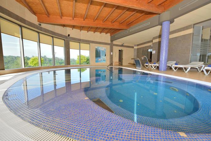 Imagen de la piscina del Hotel Spa Norat Torre Do Deza. Foto 11