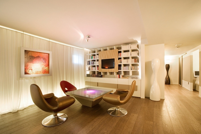 Imagen de los interiores del Hotel Spa Parigi 2. Foto 9