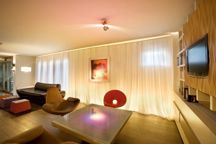 Imagen de los interiores del Hotel Spa Parigi 2. Foto 12