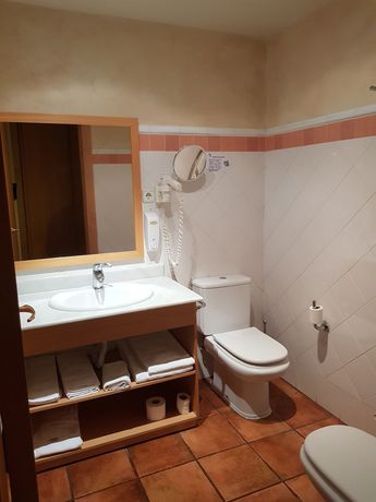 Imagen de la habitación del Hotel Spa Puerta Vadinia. Foto 10