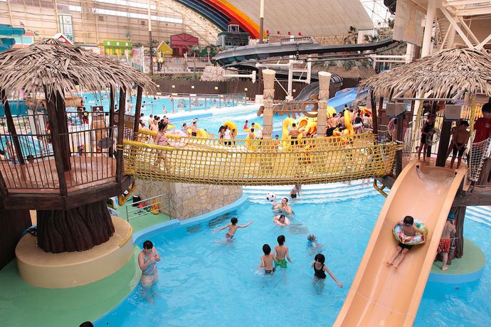 Imagen de la piscina del Hotel Spa Resort Hawaiians Monolith Tower. Foto 17