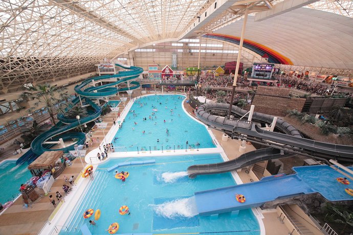 Imagen de la piscina del Hotel Spa Resort Hawaiians Monolith Tower. Foto 18