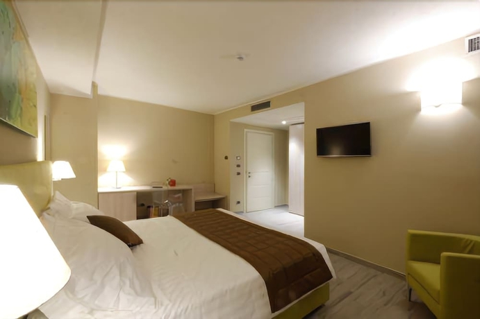 Imagen de la habitación del Hotel Spa Roero Relax Resort. Foto 6