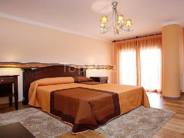 Imagen de la habitación del Hotel Spa Rural Mies De Rubayo. Foto 14