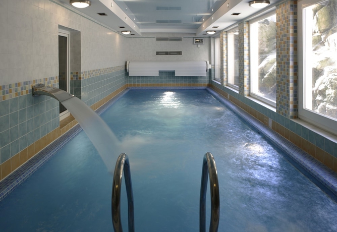Imagen de la piscina del Hotel Spa Schlosspark. Foto 18