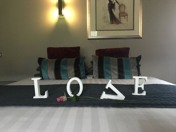 Imagen general del Hotel Spa Suites At Raven. Foto 11