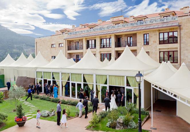 Imagen de los exteriores del Hotel Spa Villa Pasiega, HOZNAYO. Foto 12
