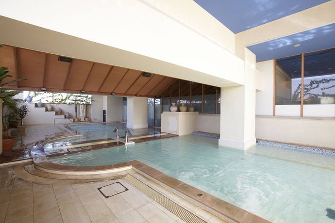 Imagen de la piscina del Hotel Spa World. Foto 14