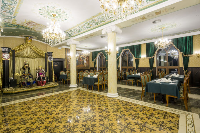 Imagen del bar/restaurante del Hotel Spa Z&aacute;mek Lužec. Foto 3