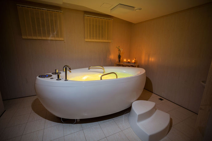 Imagen de la piscina del Hotel Spa Z&aacute;mek Lužec. Foto 16