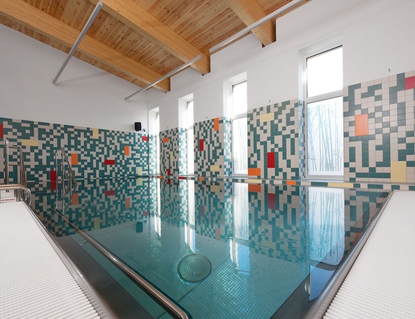 Imagen de la piscina del Hotel Spa and Kur Praha. Foto 17