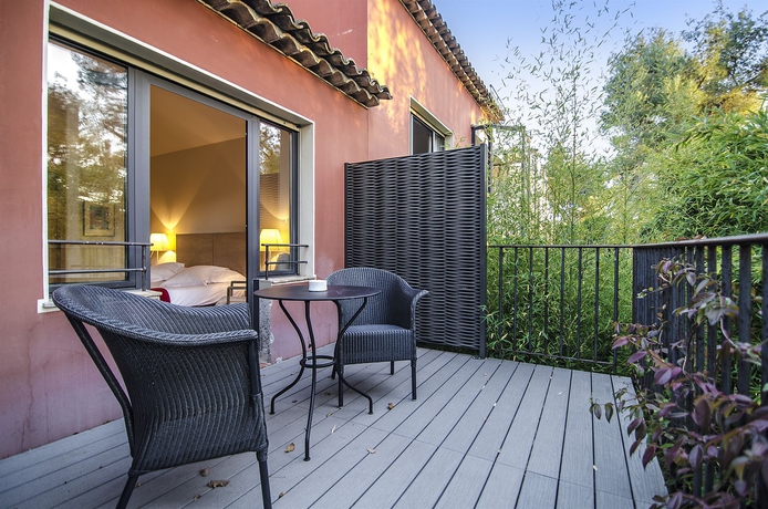 Imagen de los exteriores del Hotel Spa and Restaurant Cantemerle. Foto 9