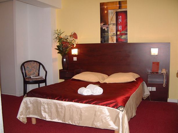 Imagen de la habitación del Hotel Spa les Lilas. Foto 4