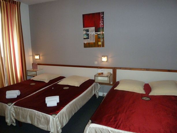 Imagen de la habitación del Hotel Spa les Lilas. Foto 9