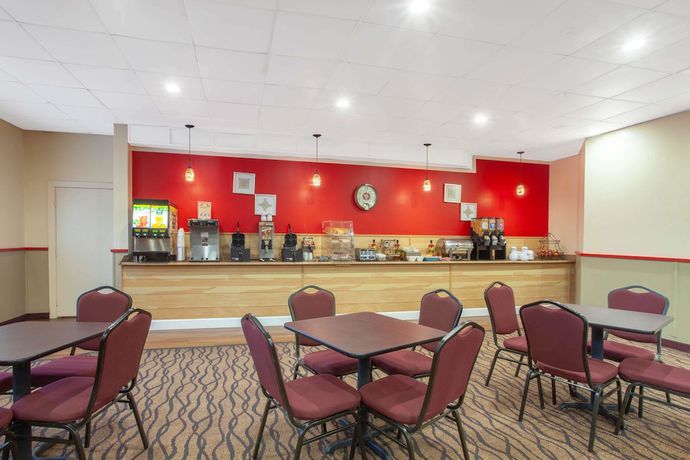 Imagen del bar/restaurante del Hotel Space Coast -titusville/kennedy Space Center. Foto 3