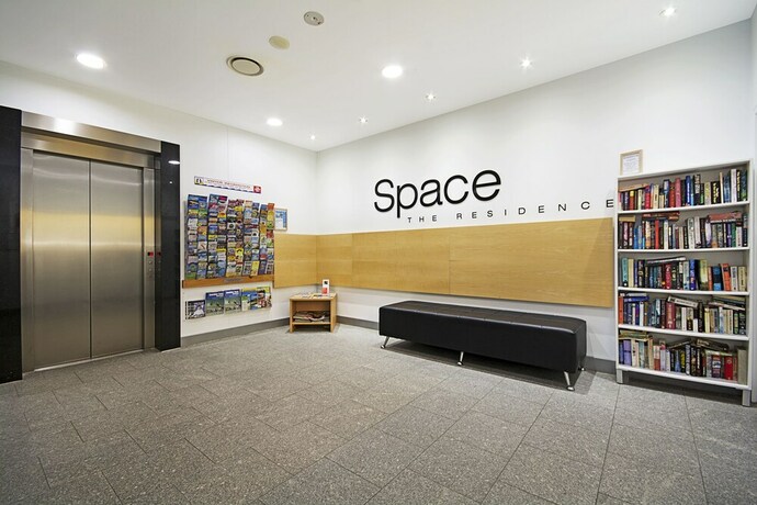 Imagen del bar/restaurante del Hotel Space Holiday Apartments. Foto 14