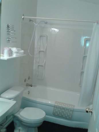 Imagen de la habitación del Hotel Space Motel. Foto 4