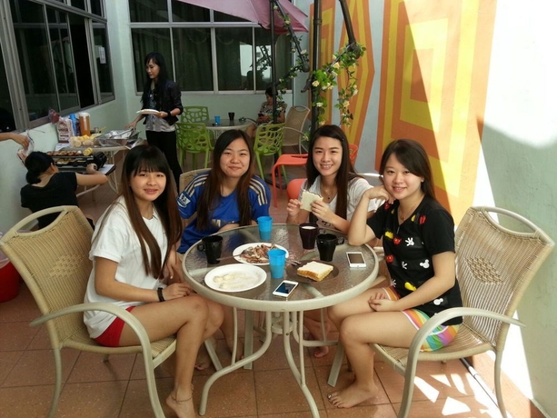 Imagen del bar/restaurante del Hotel Spacepod@lavender. Foto 2