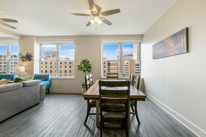 Imagen general del Hotel Spacious 4br Luxury Condo Steps To French Quarter. Foto 11