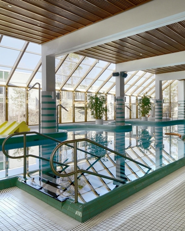 Imagen de la piscina del Hotel Spahotel Casino. Foto 15