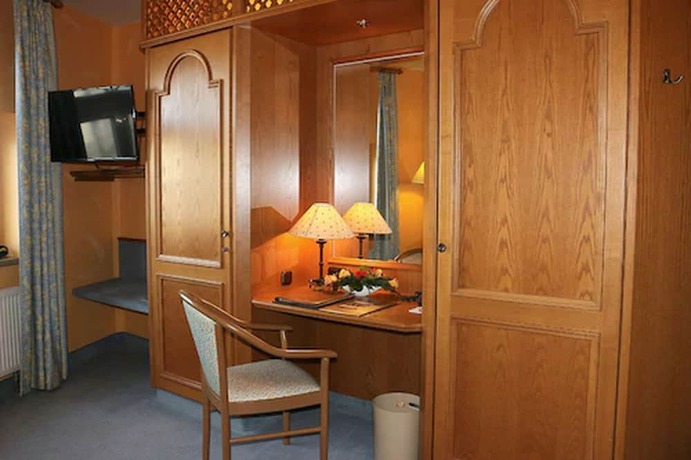 Imagen de la habitación del Hotel Spanischer Hof, Gr&ouml;ditz. Foto 6