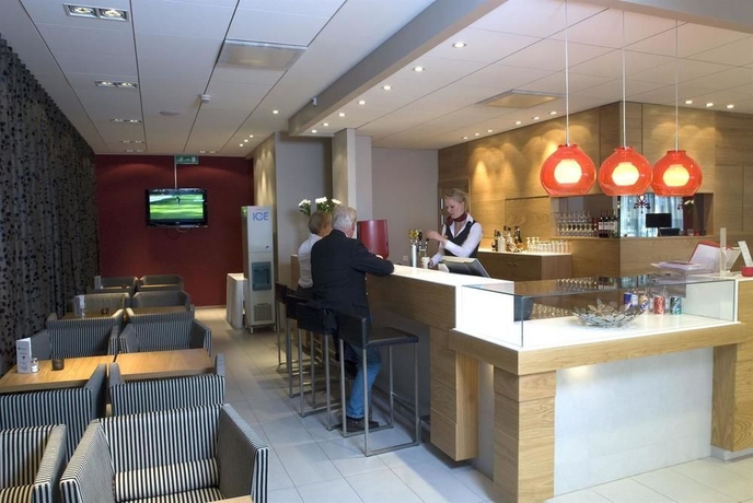 Imagen de la piscina del Hotel Spar Majorna. Foto 16