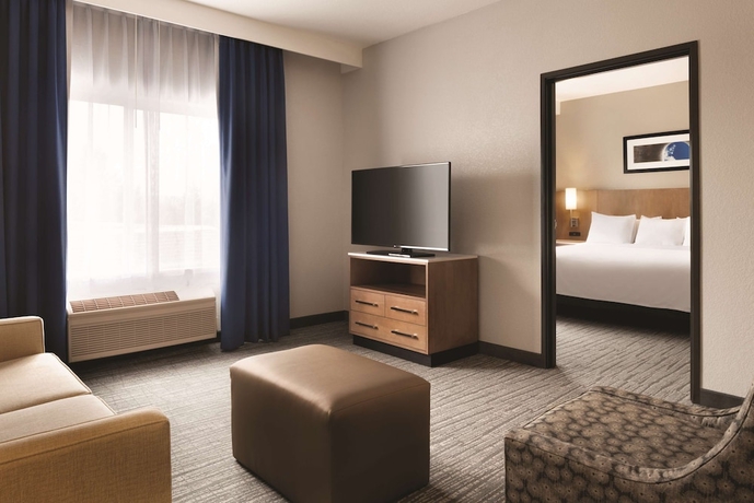Imagen de la habitación del Hotel Spark By Hilton Ames. Foto 7