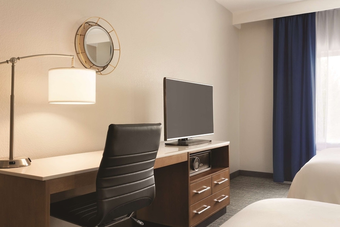Imagen de la habitación del Hotel Spark By Hilton Ames. Foto 11