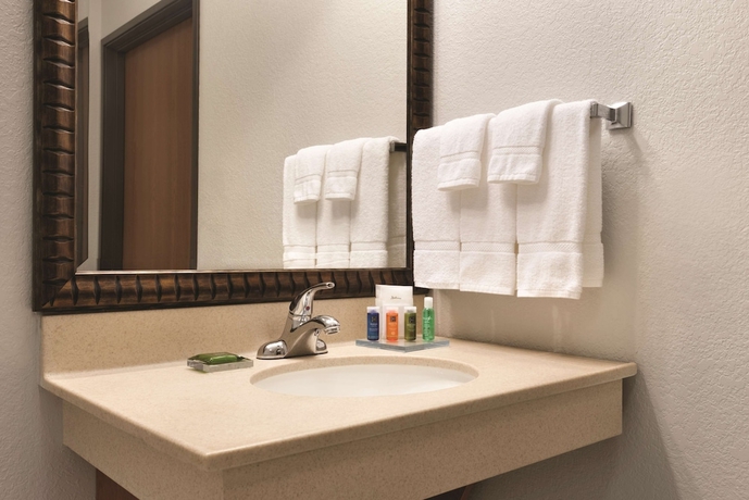 Imagen de la habitación del Hotel Spark By Hilton Ames. Foto 13