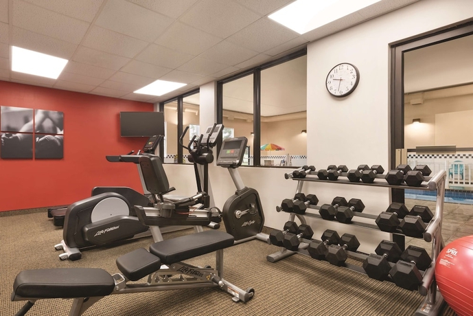 Imagen de los interiores del Hotel Spark By Hilton Ames. Foto 17