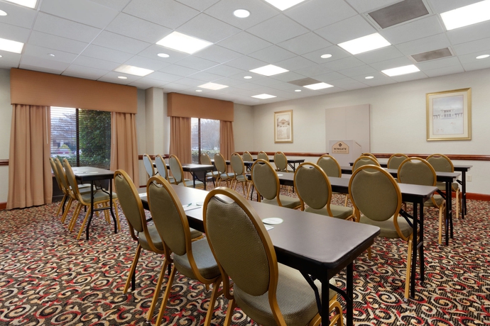 Imagen de los interiores del Hotel Spark By Hilton Charlotte Tyvola I-77. Foto 13