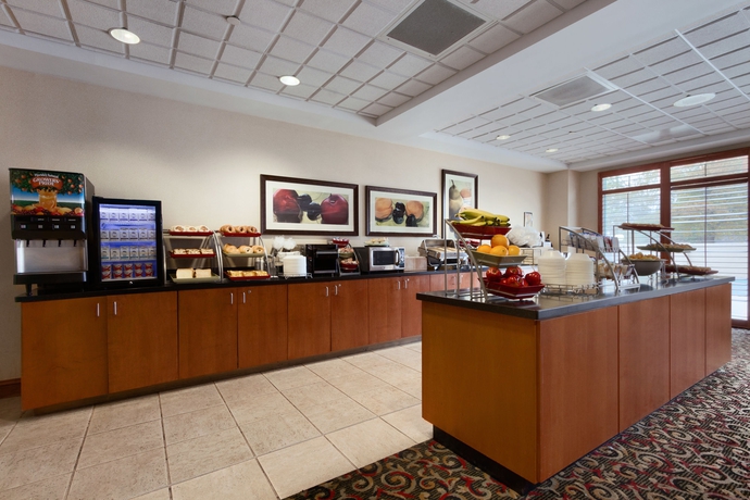 Imagen del bar/restaurante del Hotel Spark By Hilton Charlotte Tyvola I-77. Foto 5