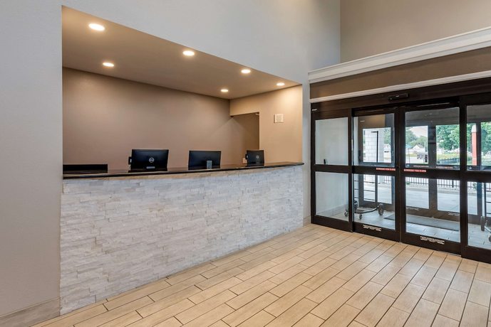 Imagen de los interiores del Hotel Spark By Hilton Evansville Downtown. Foto 18