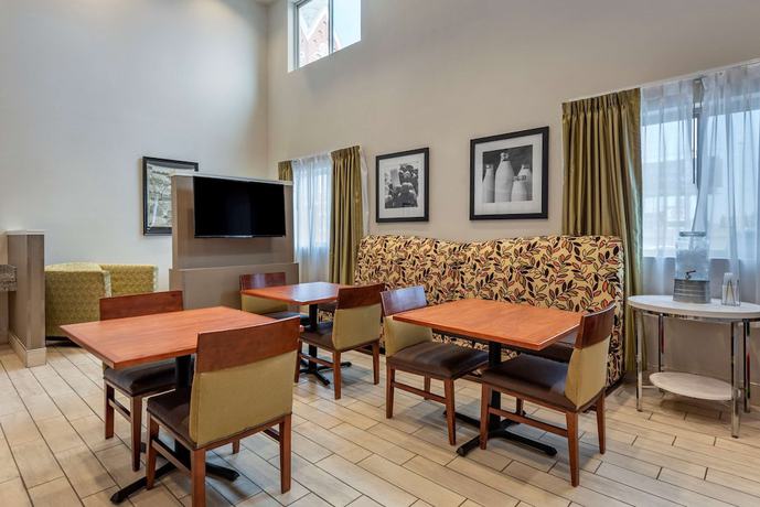 Imagen de los interiores del Hotel Spark By Hilton Evansville Downtown. Foto 20
