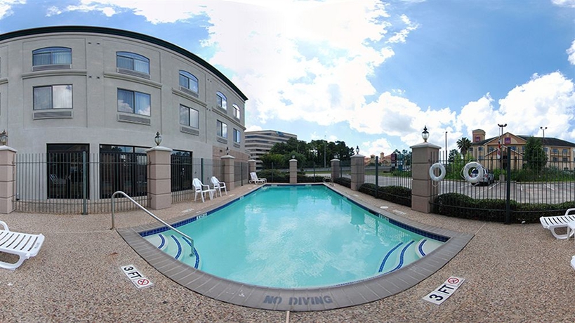 Imagen de la piscina del Hotel Spark By Hilton Houston Bush Intercontinental Airport. Foto 15